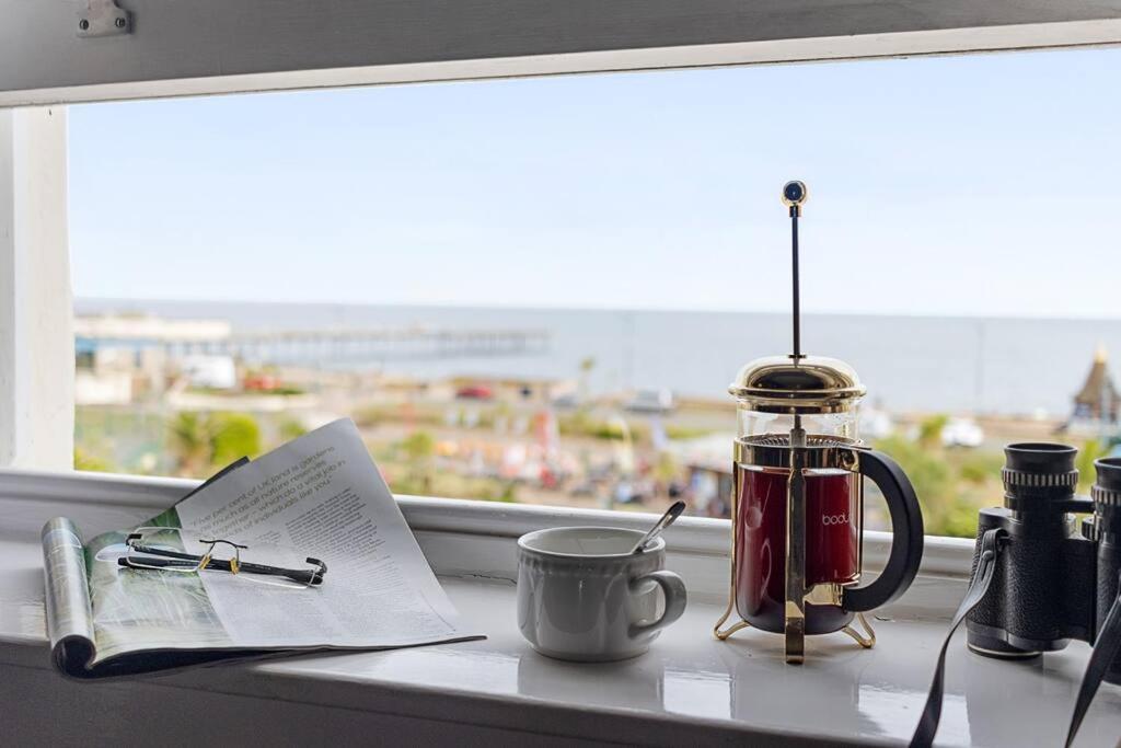 Modern 1 Bed Apartment, Sea Views, Free Parking, Wifi, Netflix Тинмут Экстерьер фото